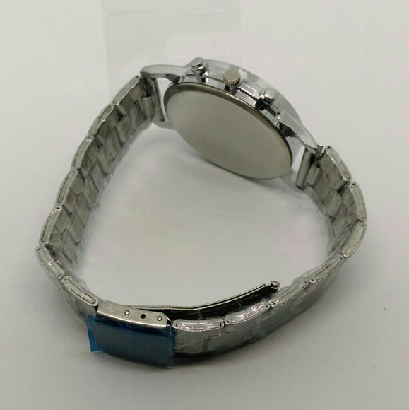 ● 2 / $15 ●  BNIP MEN'S STAINLESS STEEL WATCH - Picture 8 of 8